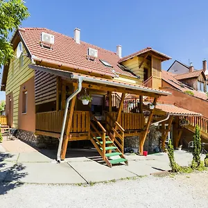 Almafa Apartmanhaz Eger